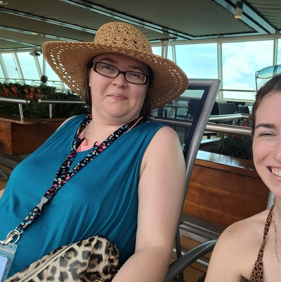 Meet your Posher, Amanda - Picture 1 of 1